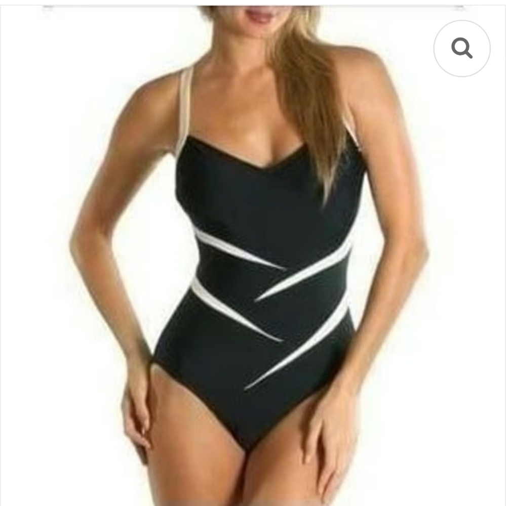 Carol Wior Classic Splice Asymetrical One Piece Size Small‎